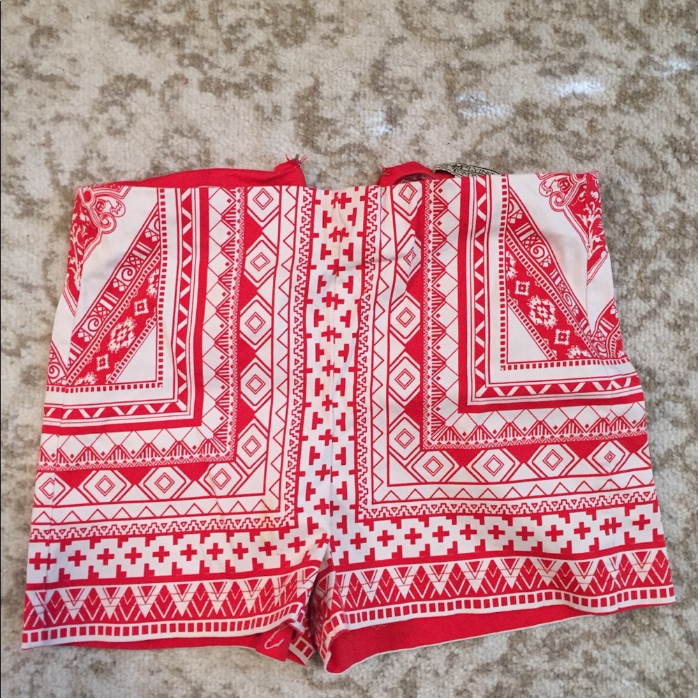 FlyingTomato Red Print Box Shorts
